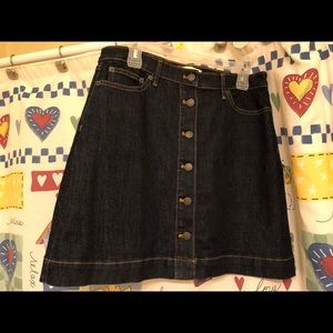 A great jean skirt from Gap!! Size 10, brand new!